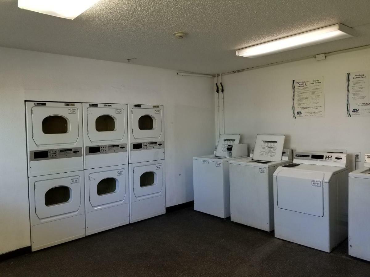 Intown Suites Extended Stay West Palm Beach Fl - Military Trail Rd Lake Park Esterno foto